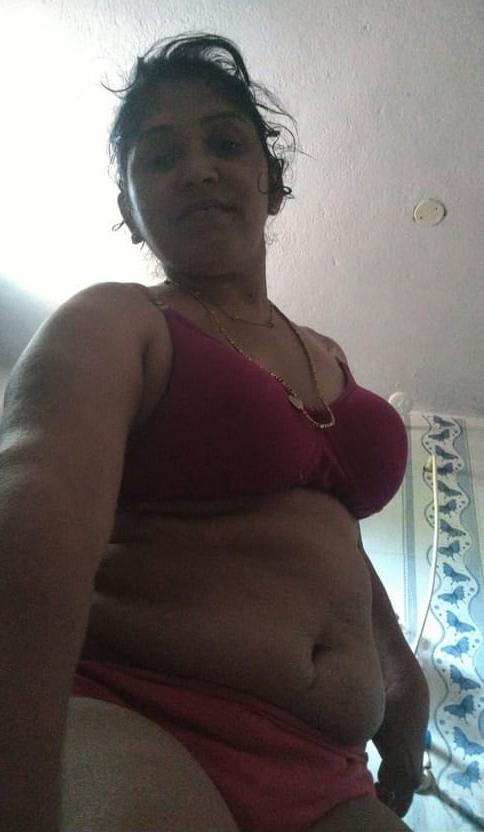 25P Desi Bhabi hot and Nude Selfies for BF