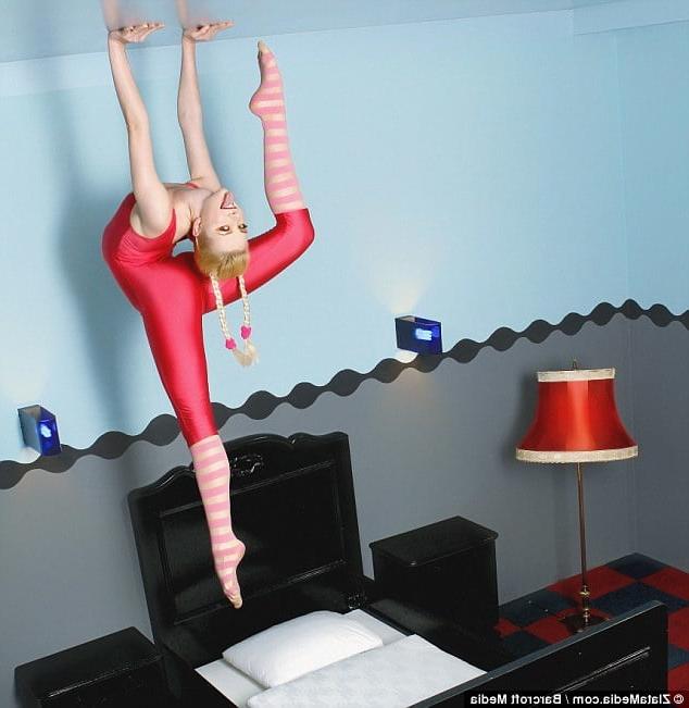 25P zlata - Blonde  Flexible hot Girl