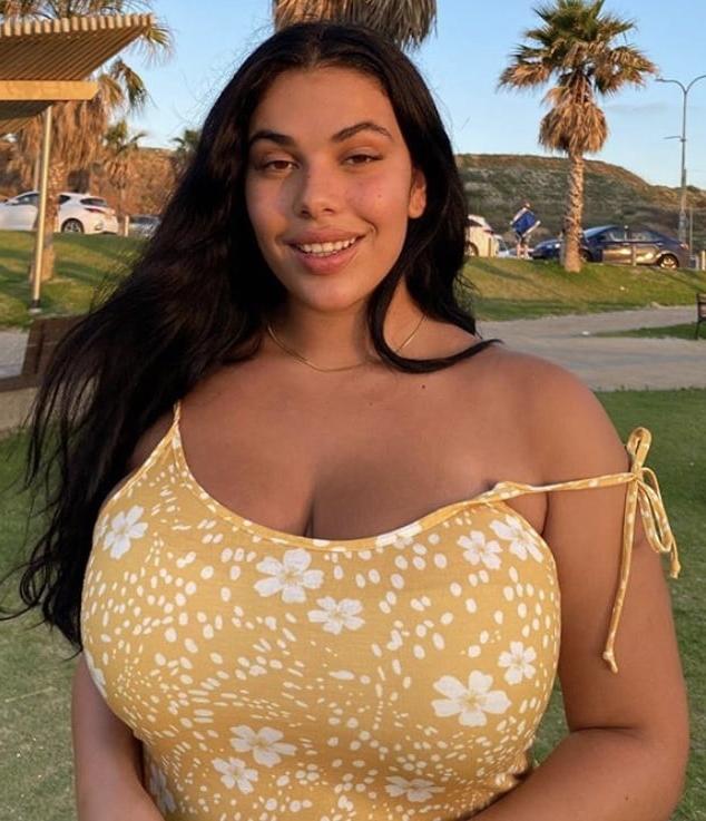 25P Busty Insta Beauty With Massive Boobs