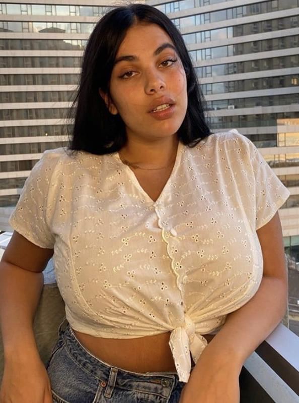 25P Busty Insta Beauty With Massive Boobs