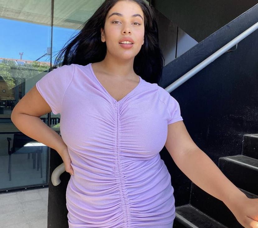 25P Busty Insta Beauty With Massive Boobs