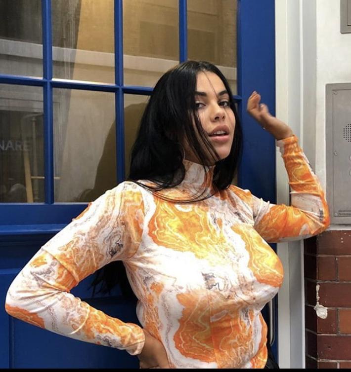 25P Busty Insta Beauty With Massive Boobs