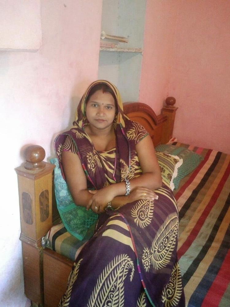 16P Desi Indian village aunt bhabhi