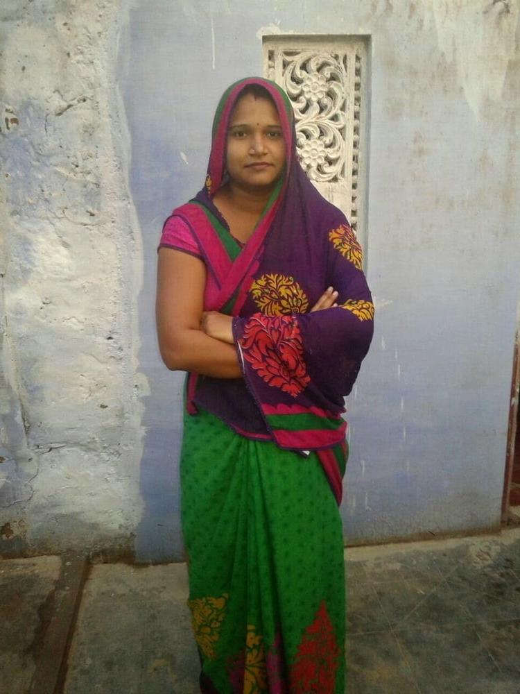 16P Desi Indian village aunt bhabhi