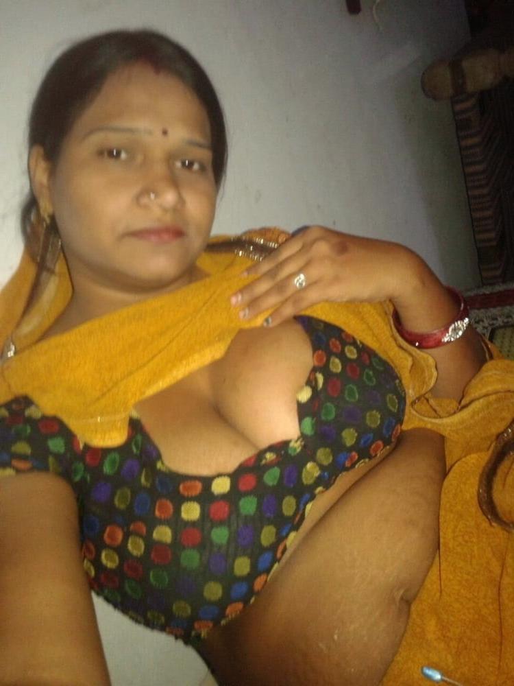 16P Desi Indian village aunt bhabhi