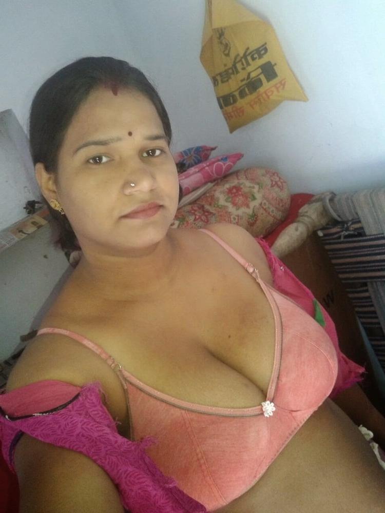 16P Desi Indian village aunt bhabhi