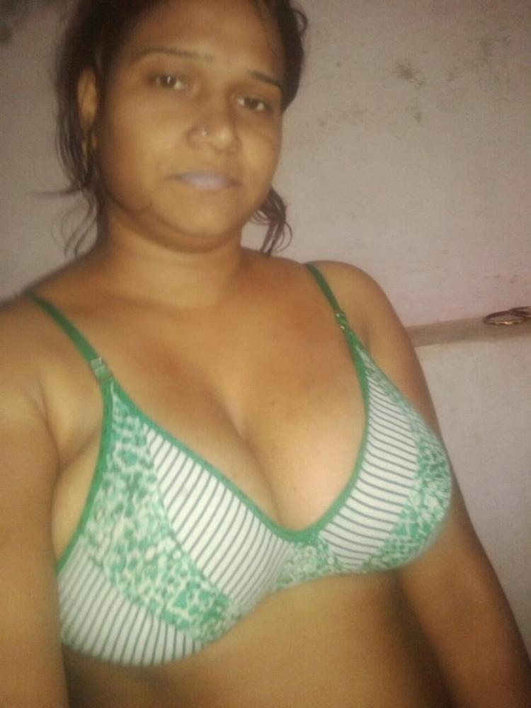 16P Desi Indian village aunt bhabhi