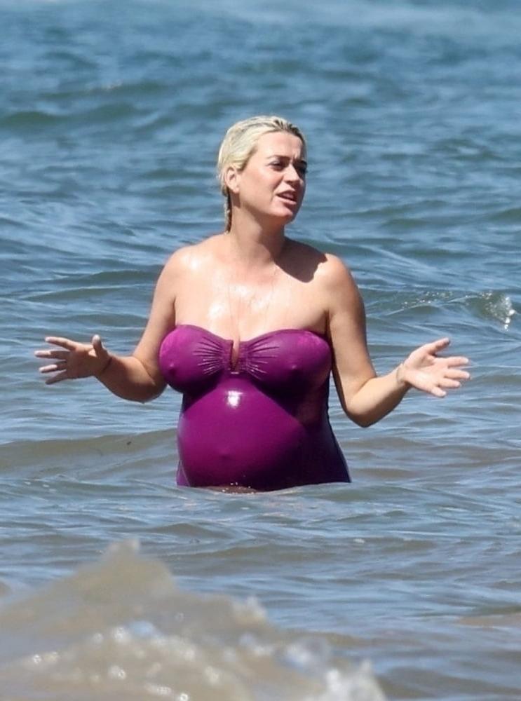 10P Katy Perry Hard Nipples
