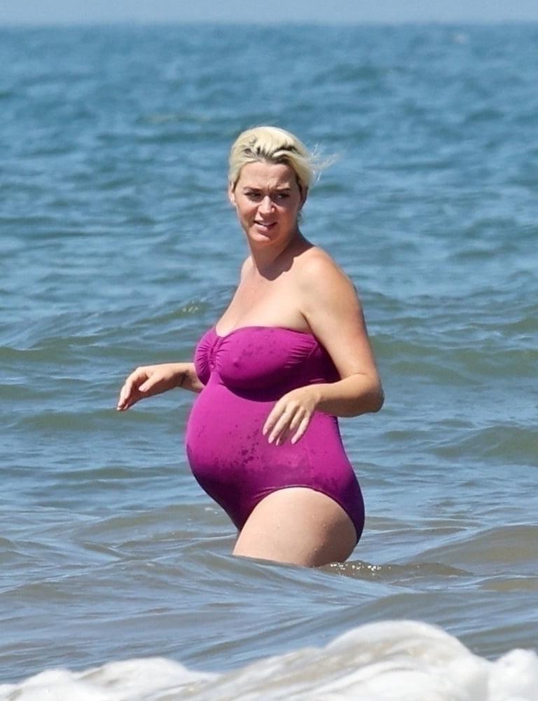 10P Katy Perry Hard Nipples