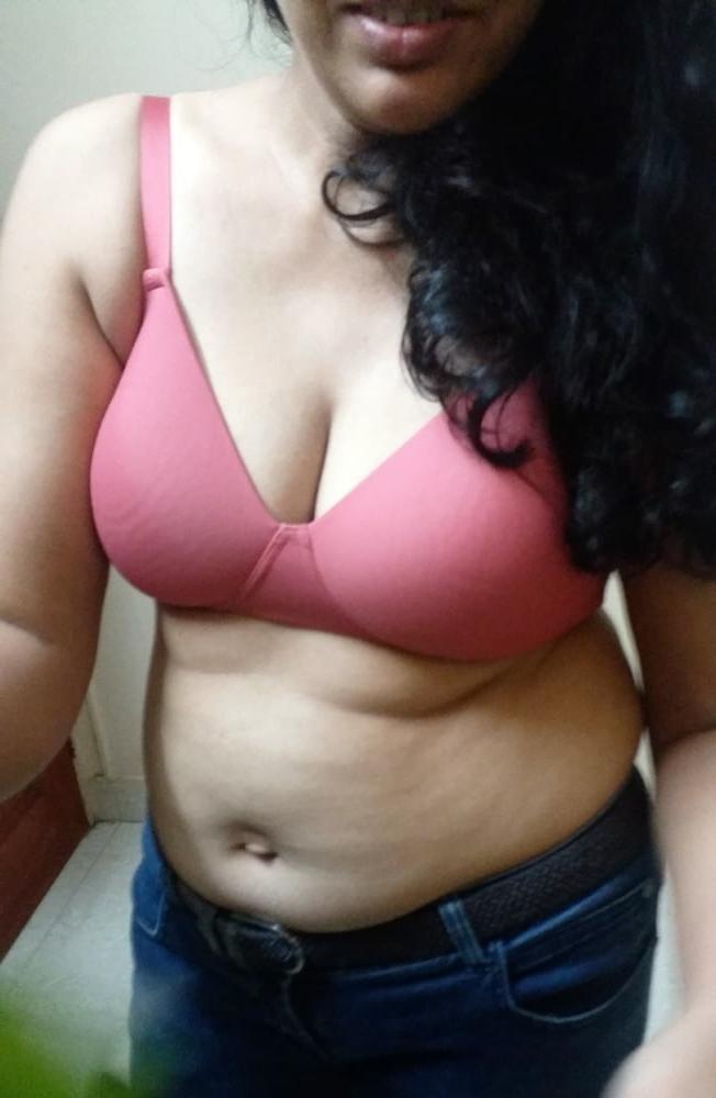 15P Desi Slutty Wife Hairy pussy