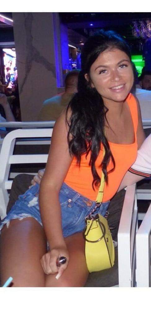 20P Sexy slut that gets me hard