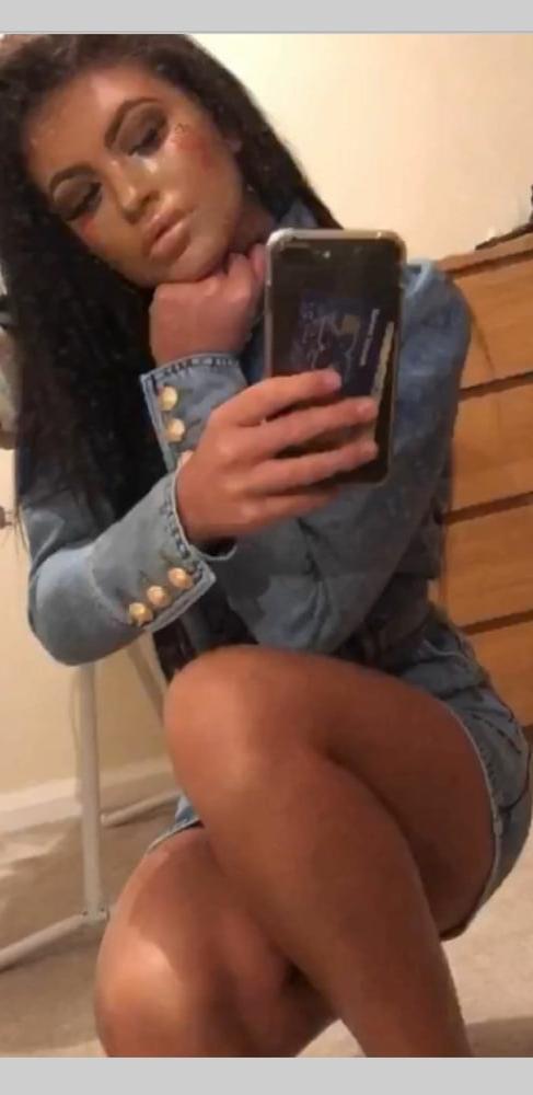 20P Sexy slut that gets me hard