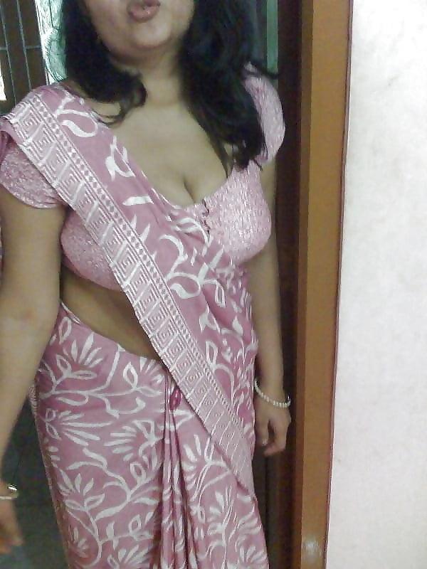 17P Hottest Desi Aunty ever