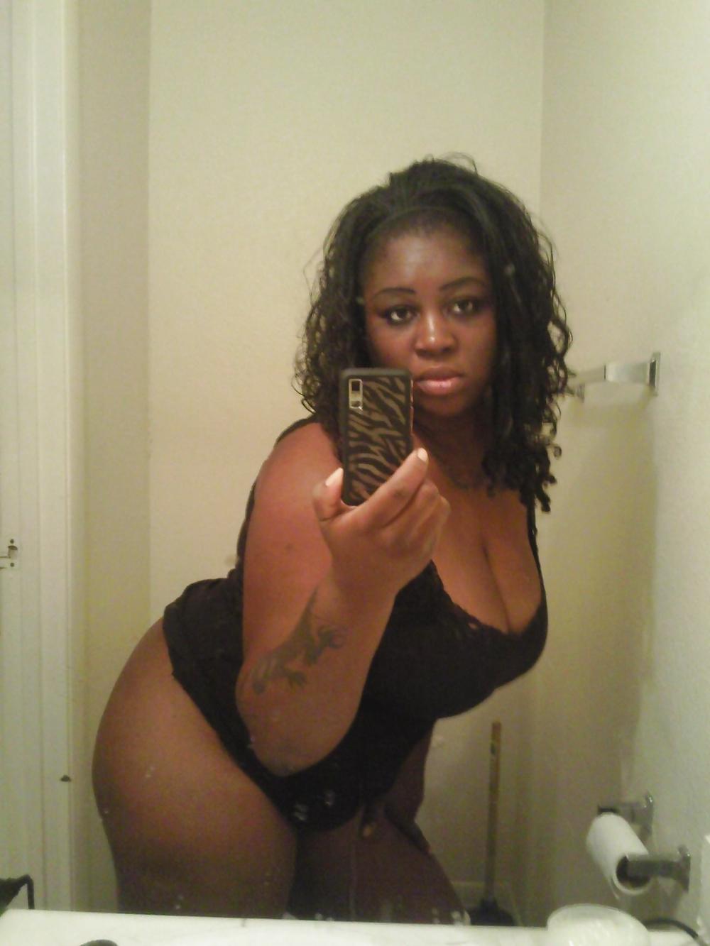 25P Hot blackGirls  nude self pics