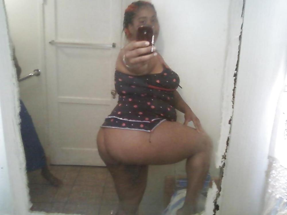 25P Hot blackGirls  nude self pics