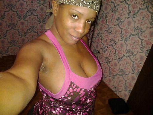 25P Hot blackGirls  nude self pics