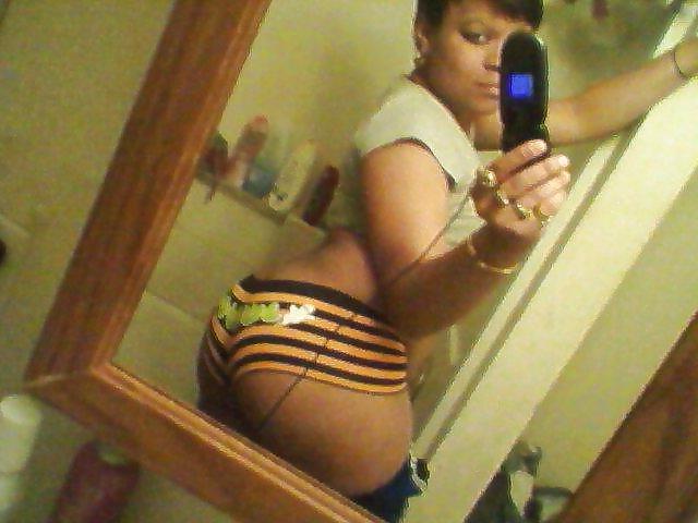 25P Hot blackGirls  nude self pics