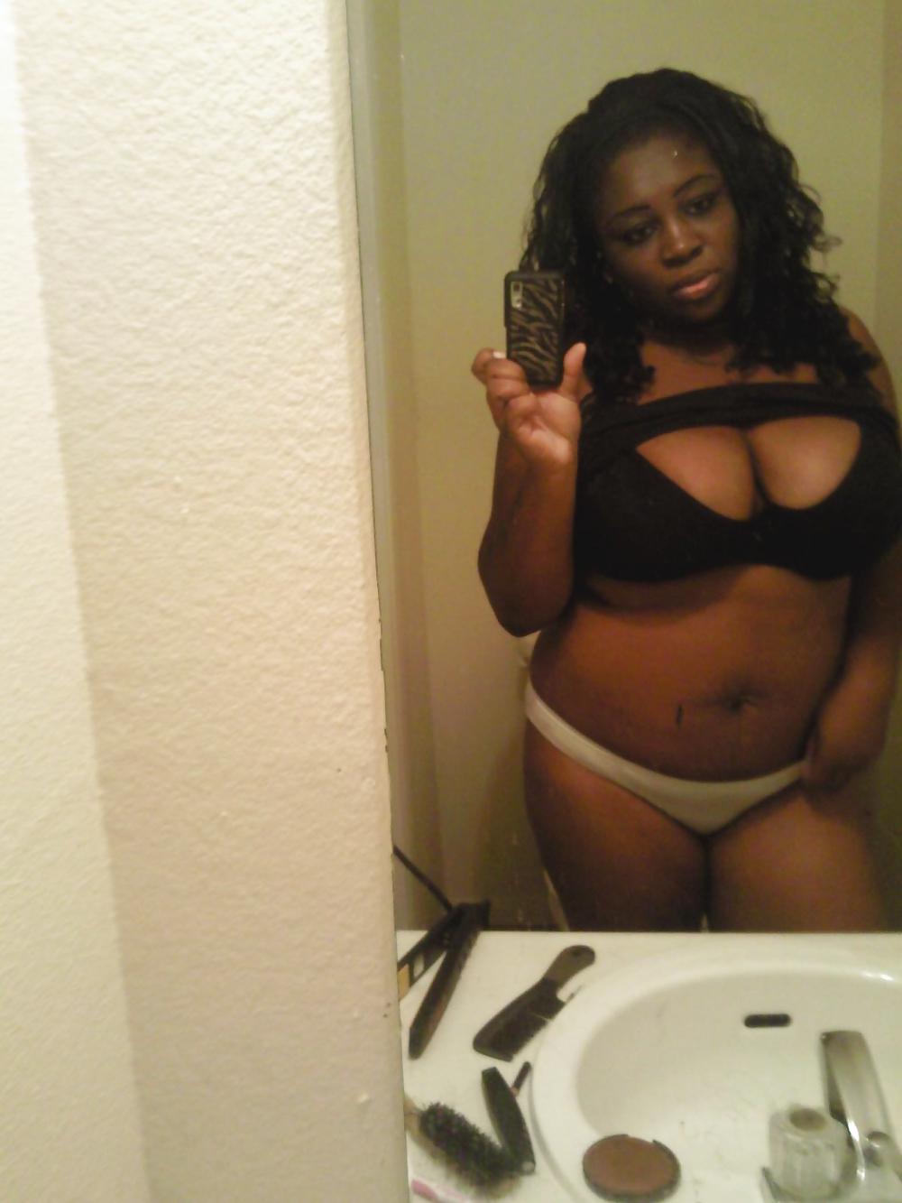 25P Hot blackGirls  nude self pics