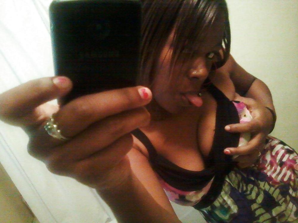 25P Hot blackGirls  nude self pics