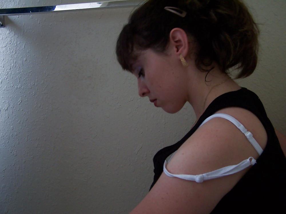 25P Busty Amateur Sweety