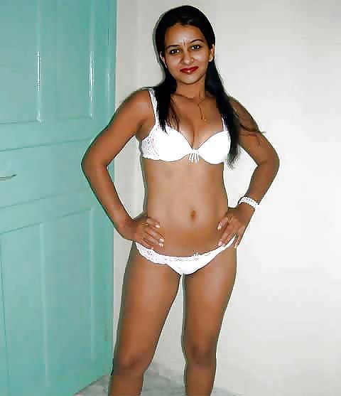 22P Desi Indian Babe
