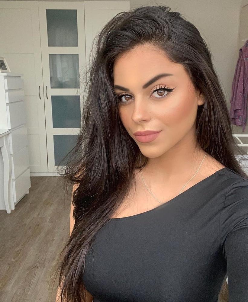 25P Dutch classy beauty Nedda