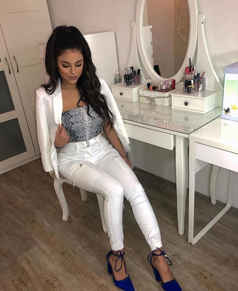 25P Dutch classy beauty Nedda