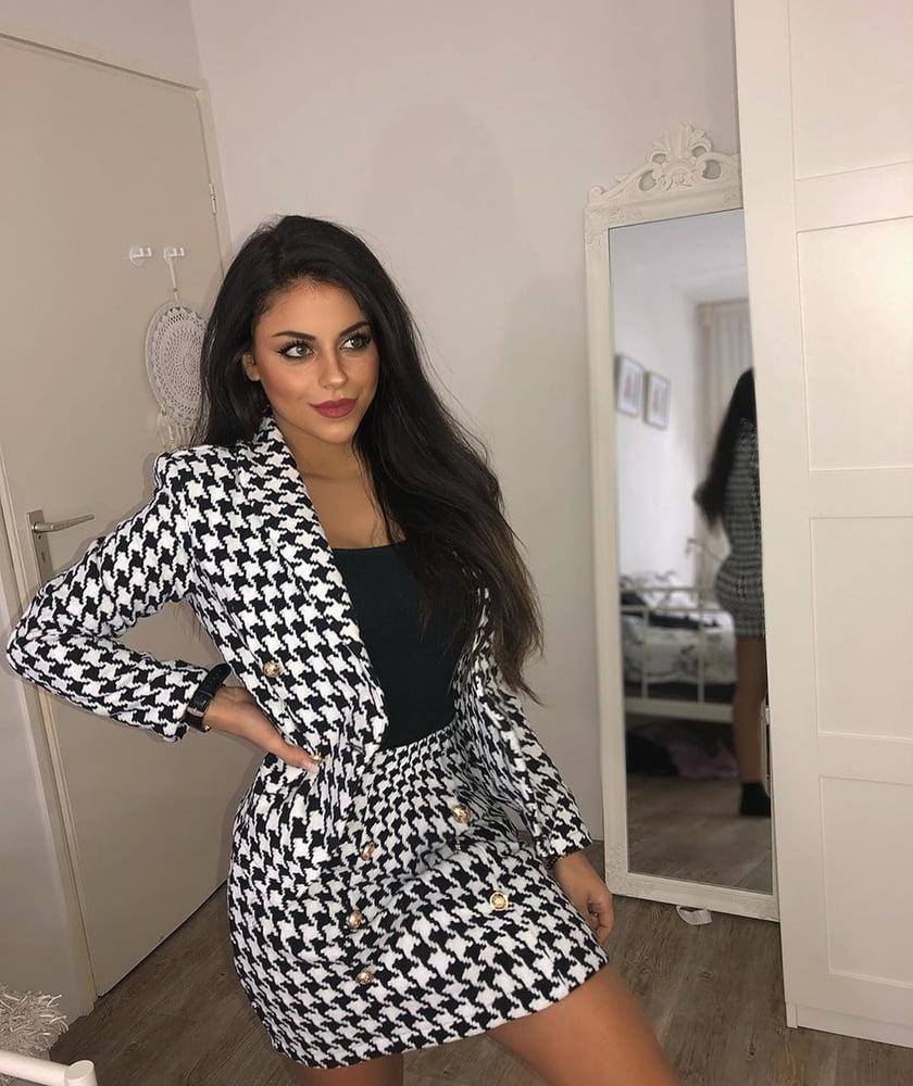 25P Dutch classy beauty Nedda
