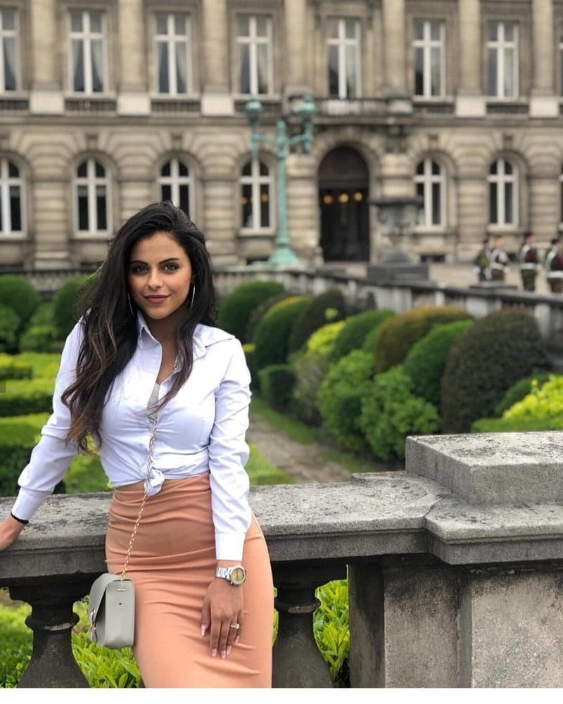 25P Dutch classy beauty Nedda