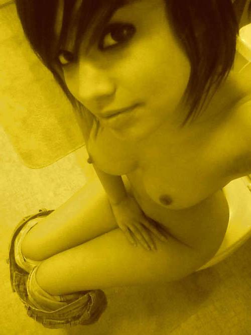 16P Sexy teen self shots