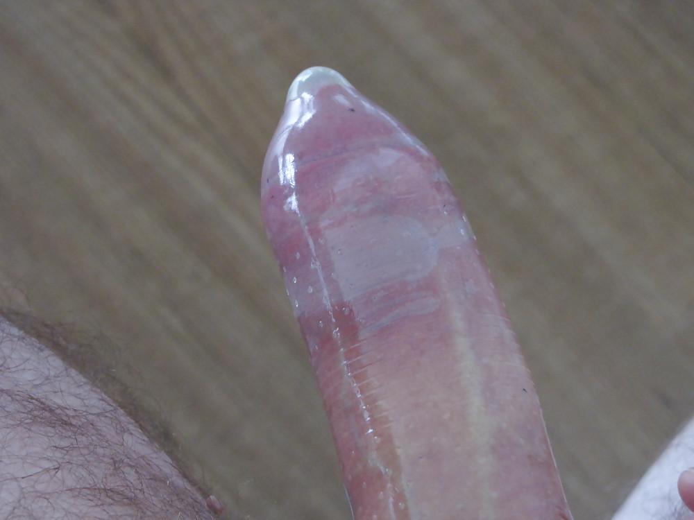 9P Ich trage ein Kondom und masturbiere