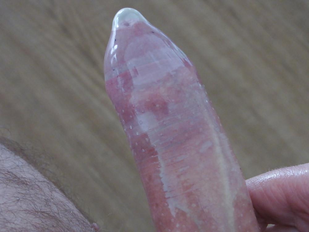 9P Ich trage ein Kondom und masturbiere