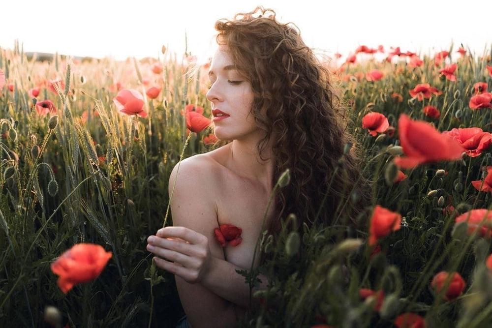 21P Laura Curly Insta Beauty