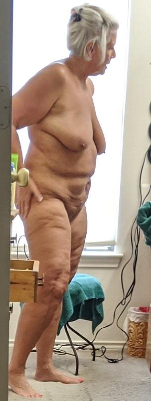 5P Miss Piggy needs a few BIG hard cocks