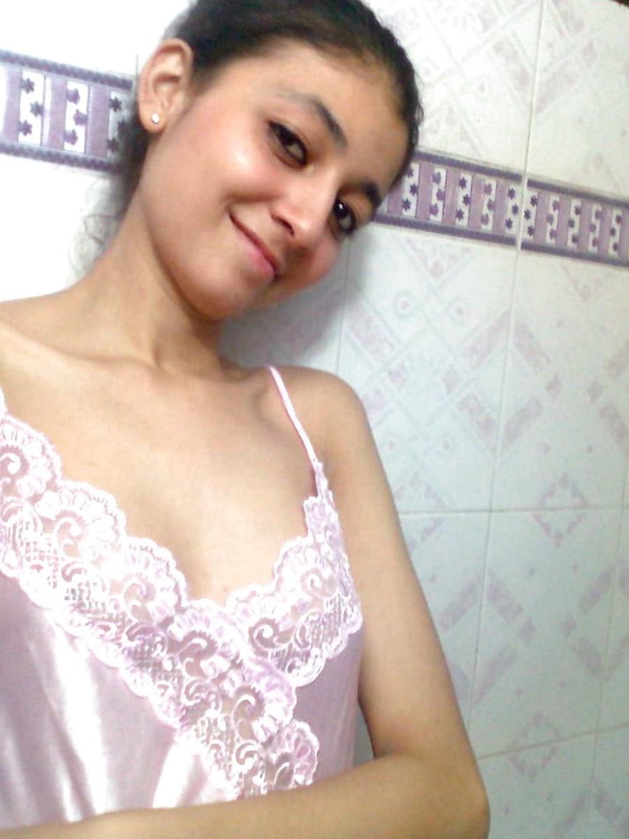 22P Indian Desi girl Kangana - coolbudy