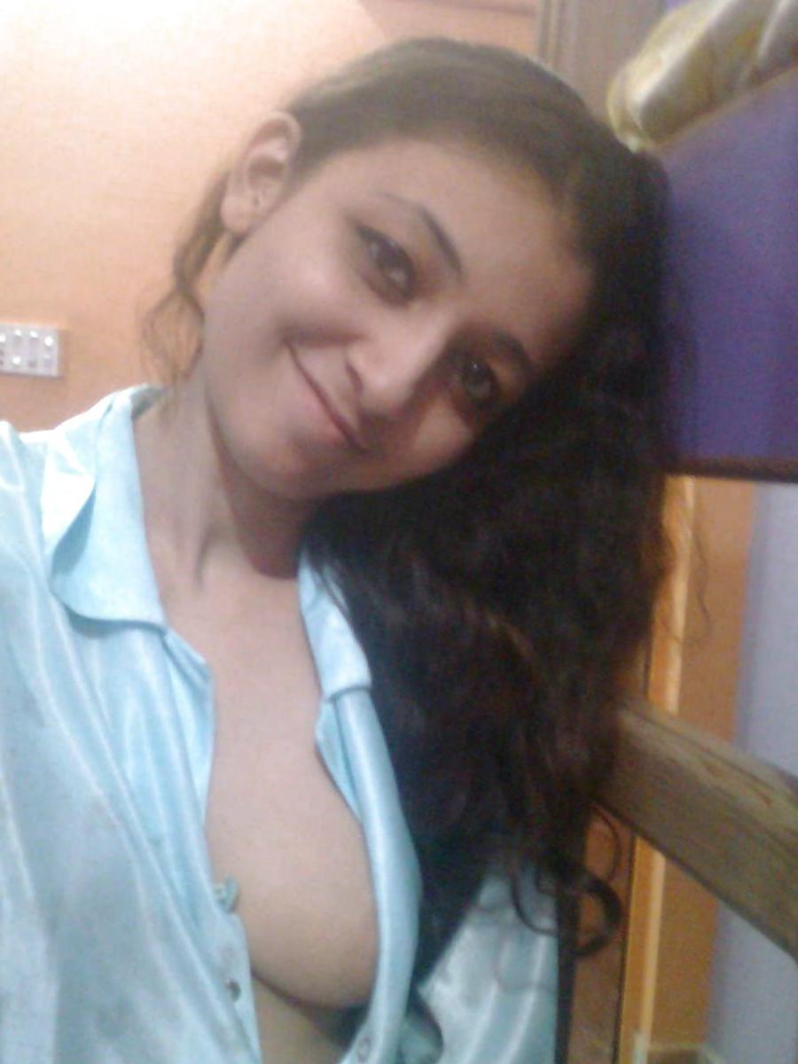 22P Indian Desi girl Kangana - coolbudy
