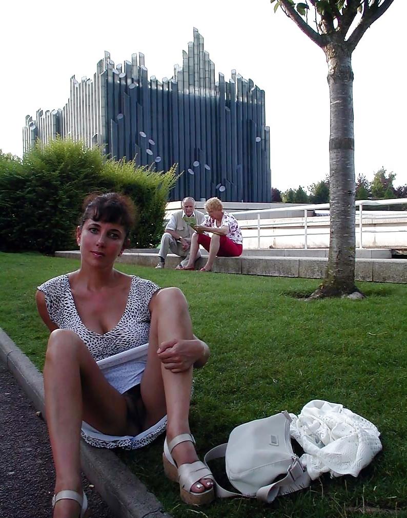 25P 0080 public nudity 