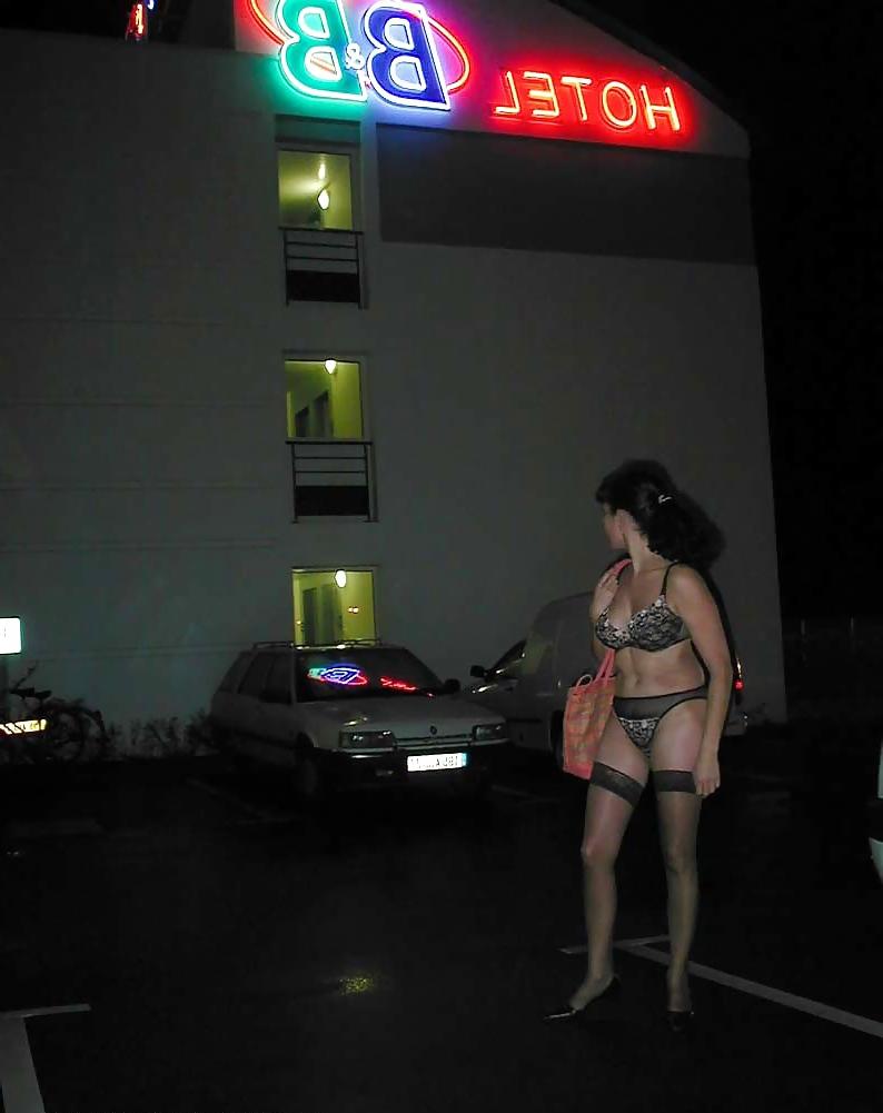25P 0080 public nudity 