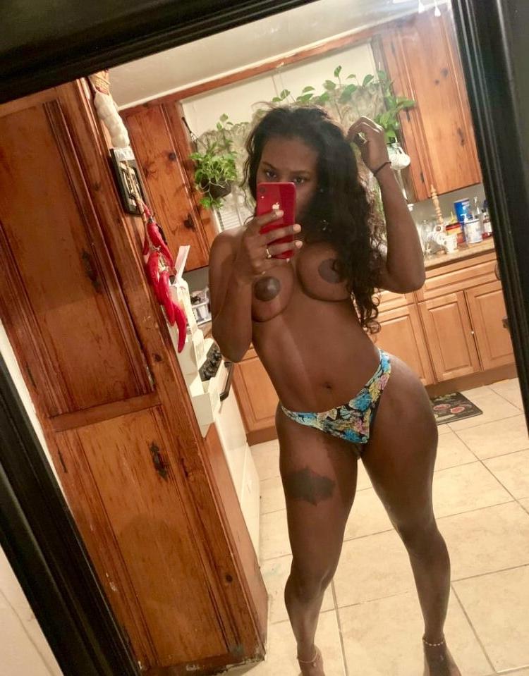 25P DLEESHA.....BIG BOOTY HOOD BEAUTY