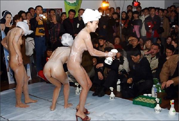 25P Nude on stage