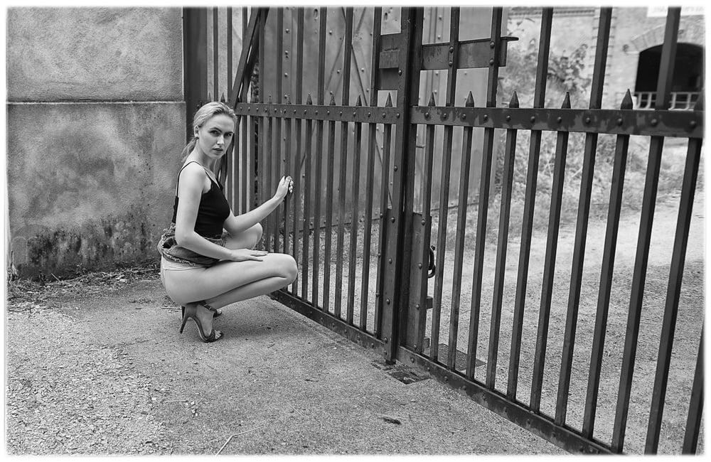 19P Interesting blonde beauty posing