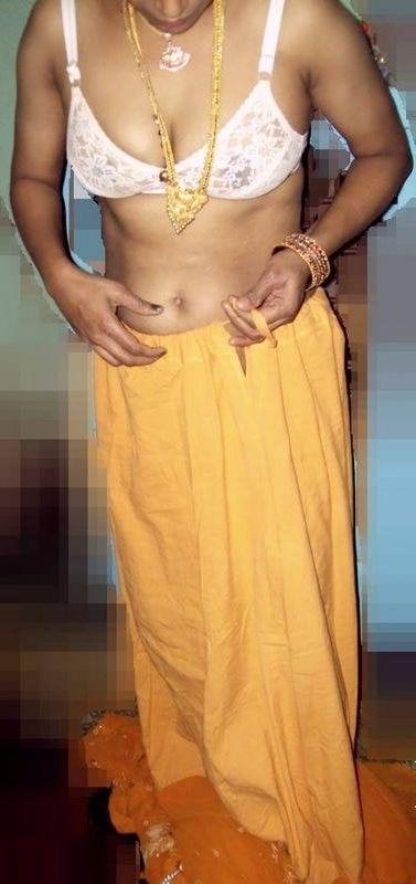 10P Policz desi gunzan boobs show