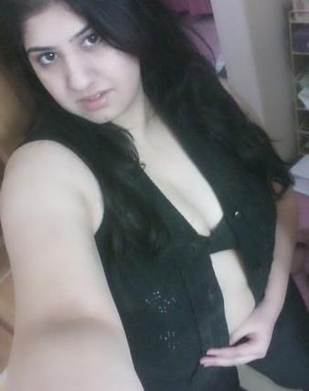 25P desi paki bhabhi selfie