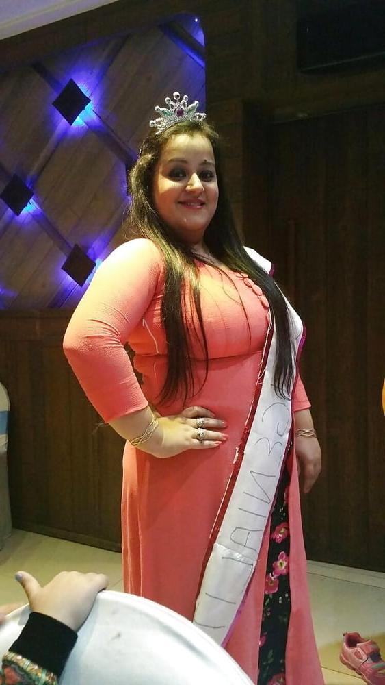 25P Desi Beautiful Girls &amp; Aunties