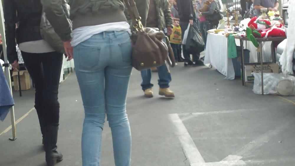 25P Sexy teen butt & ass in tight blue jeans 