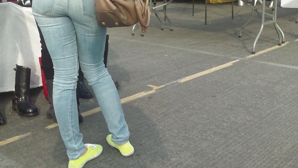 25P Sexy teen butt & ass in tight blue jeans 