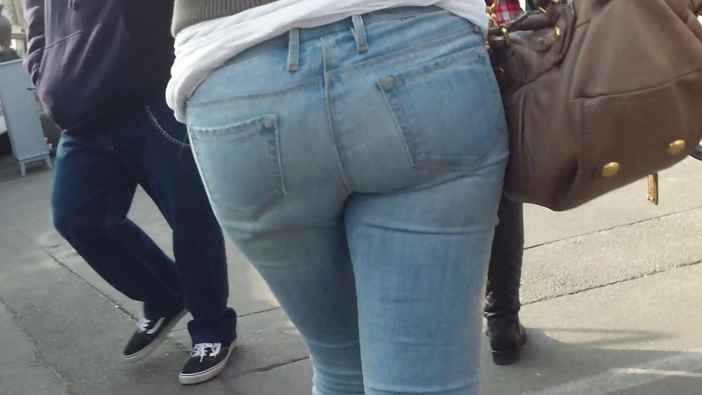 25P Sexy teen butt & ass in tight blue jeans 