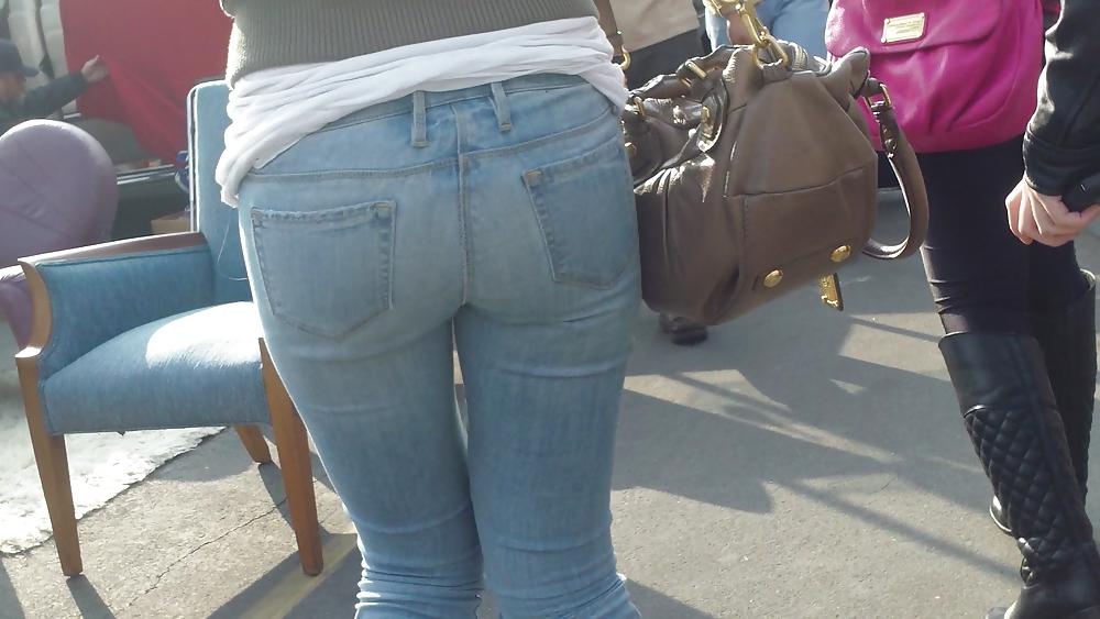 25P Sexy teen butt & ass in tight blue jeans 