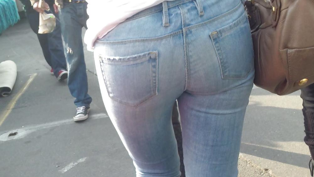 25P Sexy teen butt & ass in tight blue jeans 