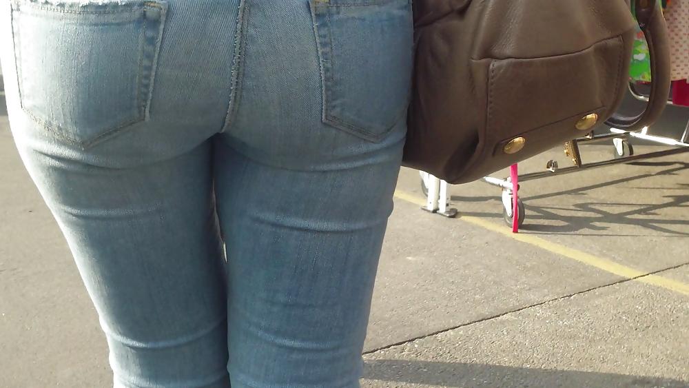 25P Sexy teen butt & ass in tight blue jeans 